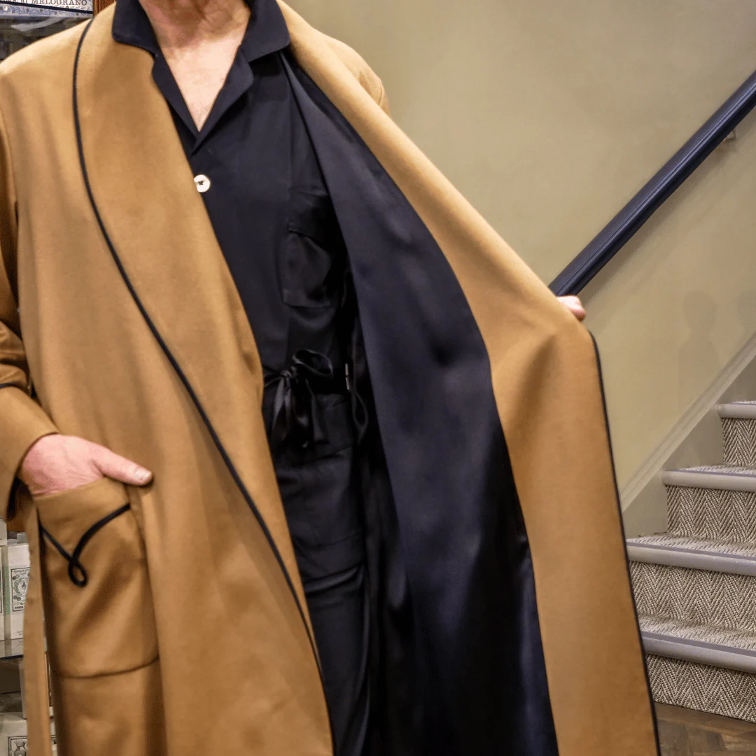 100% Cashmere Dressing Gown with black silk piping - Image 3