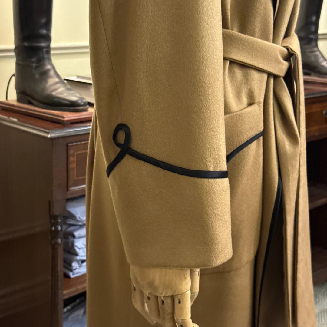 100% Cashmere Dressing Gown with black silk piping - Image 5