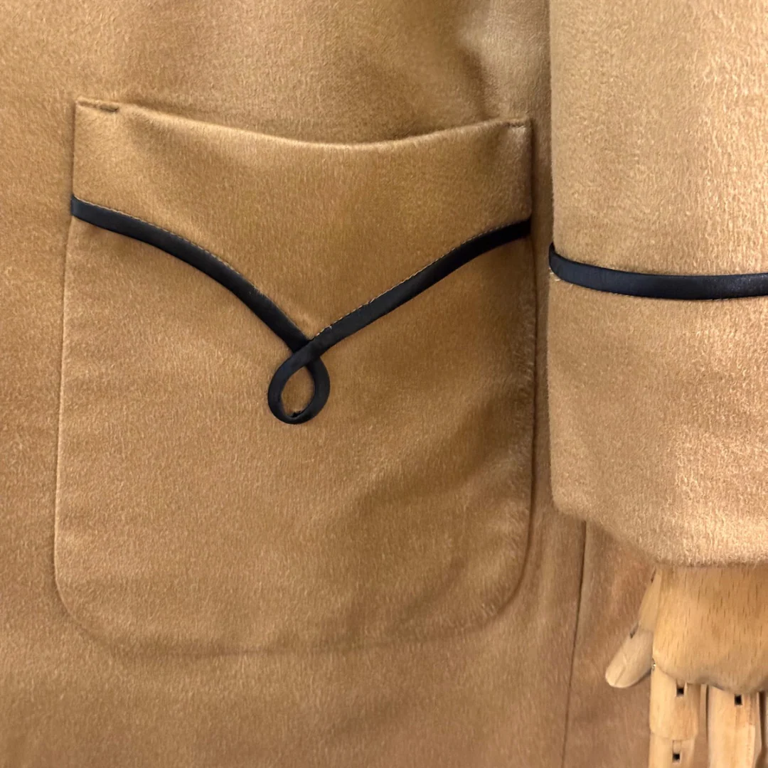 100% Cashmere Dressing Gown with black silk piping - Image 7