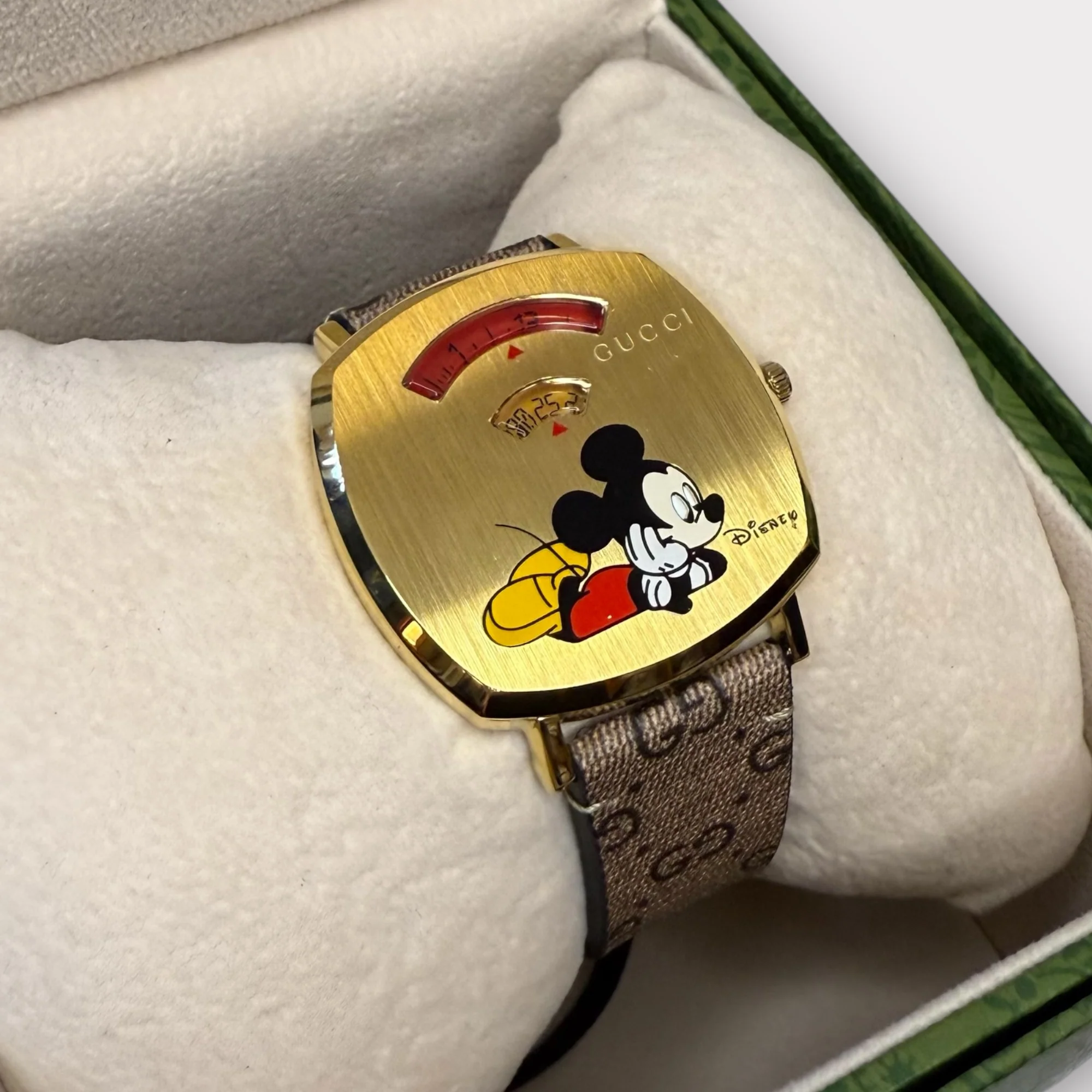 Gucci Mickey Mouse watch - Image 3
