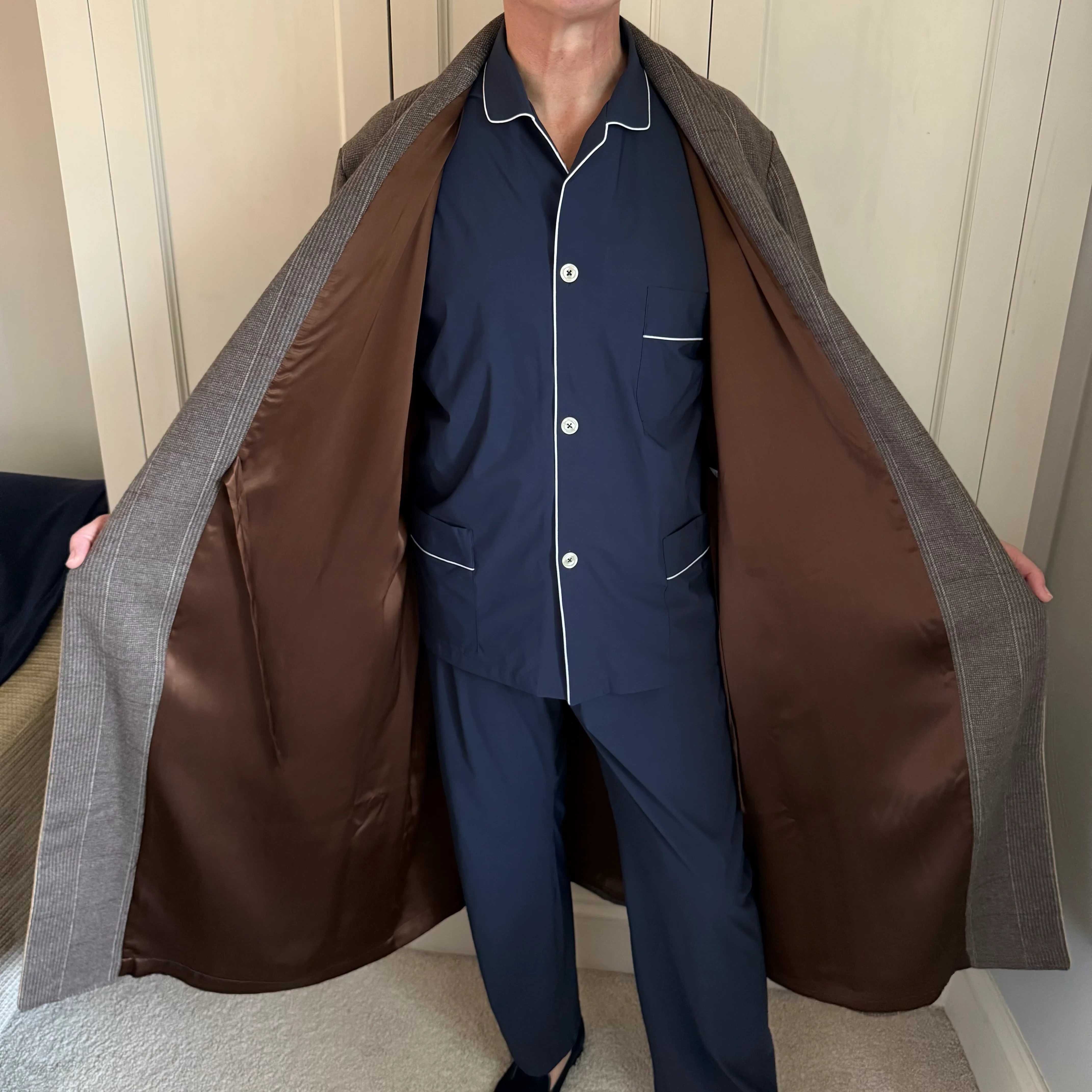 Taupe check with ivory silk piping dressing gown - Image 5